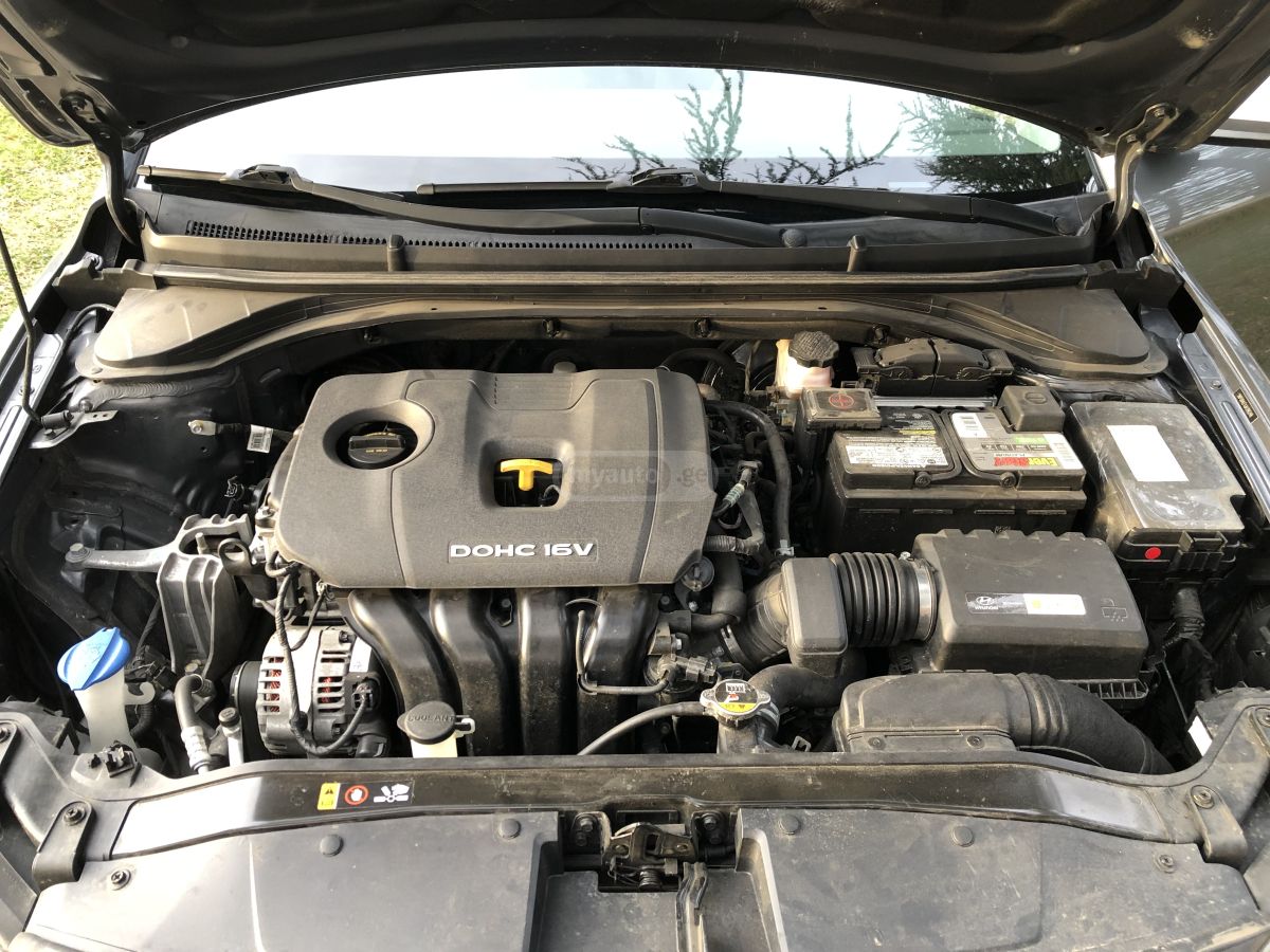 Hyundai Elantra - фото 12