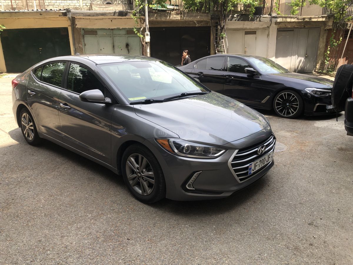 Hyundai Elantra - фото 3