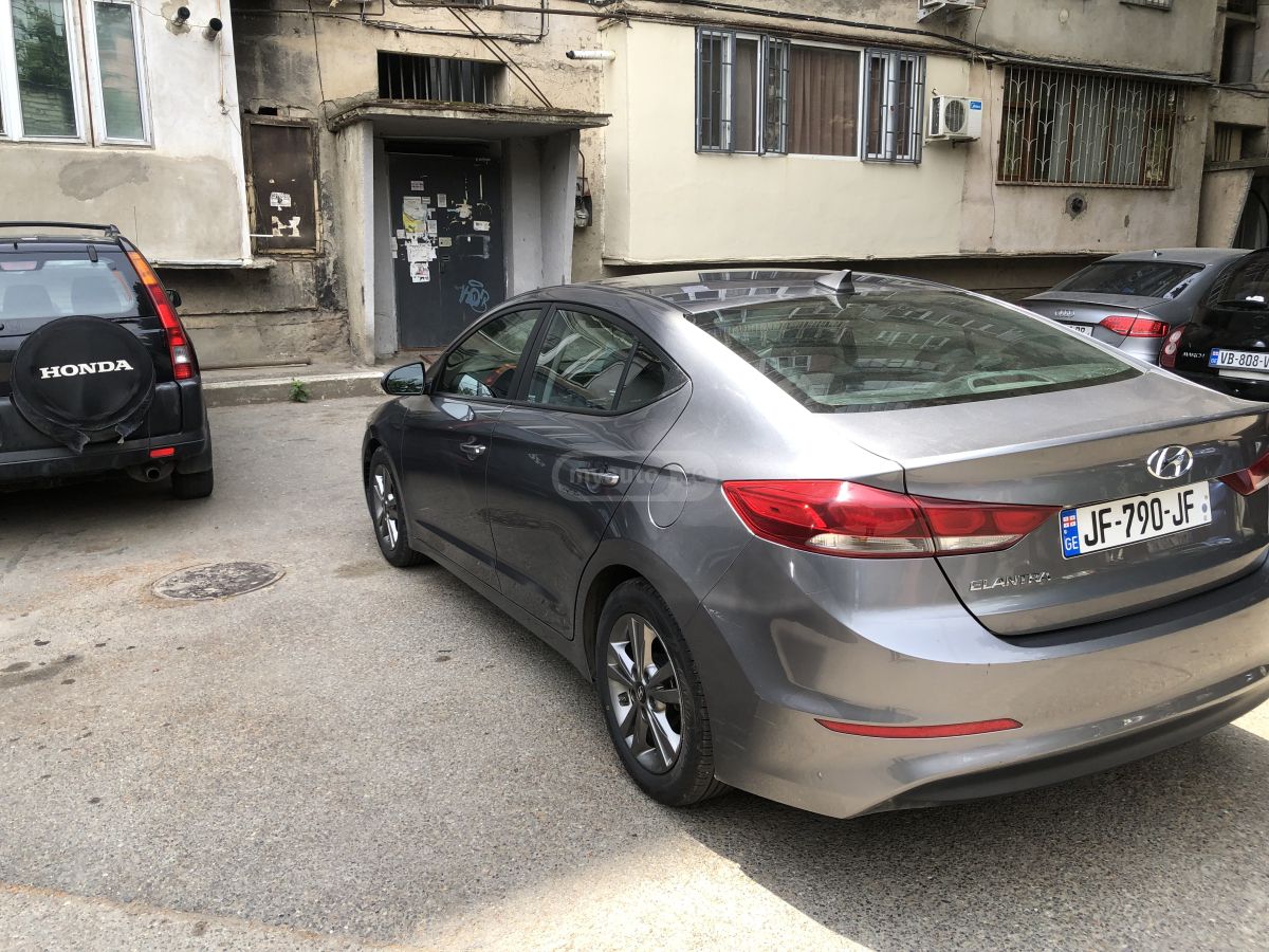 Hyundai Elantra - фото 6