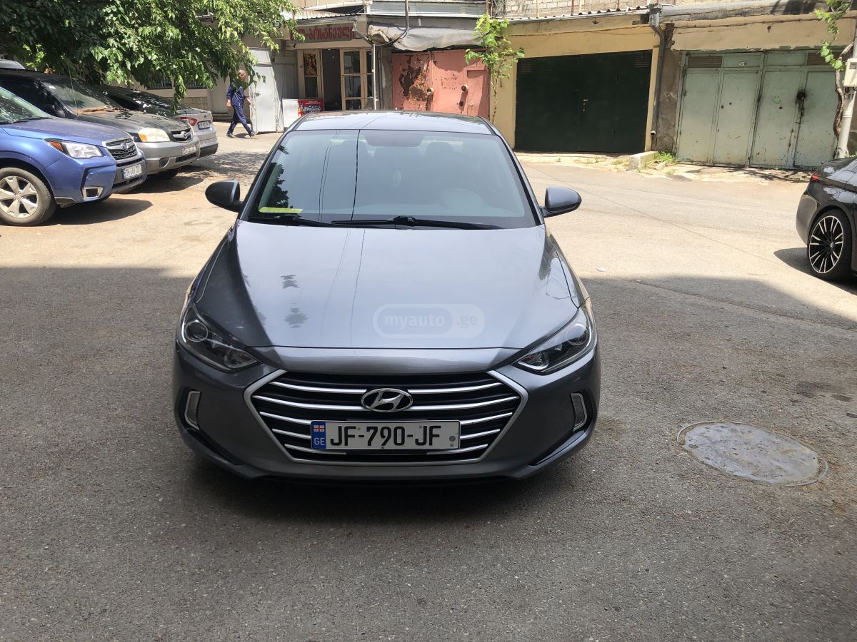 Hyundai Elantra - фото 8