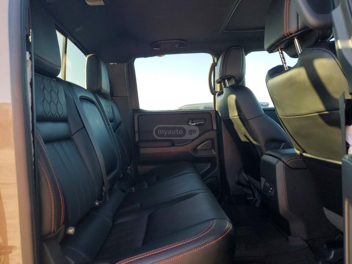 Nissan Frontier 2024 — миниатюра 10