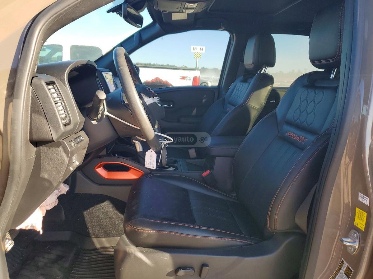 Nissan Frontier 2024 — миниатюра 7