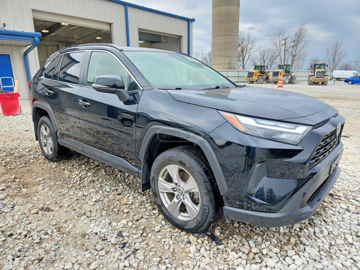 Toyota Rav 4 - фото 1