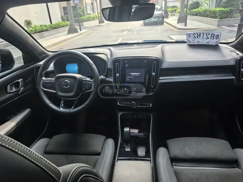 Volvo C40 2024 — миниатюра 7