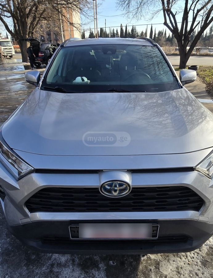 Toyota RAV 4 - фото 1