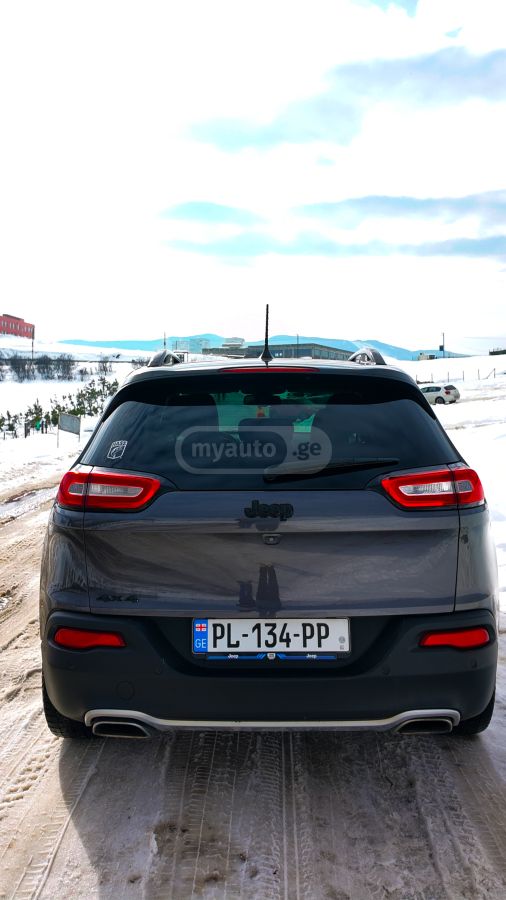 Jeep Cherokee - фото 2