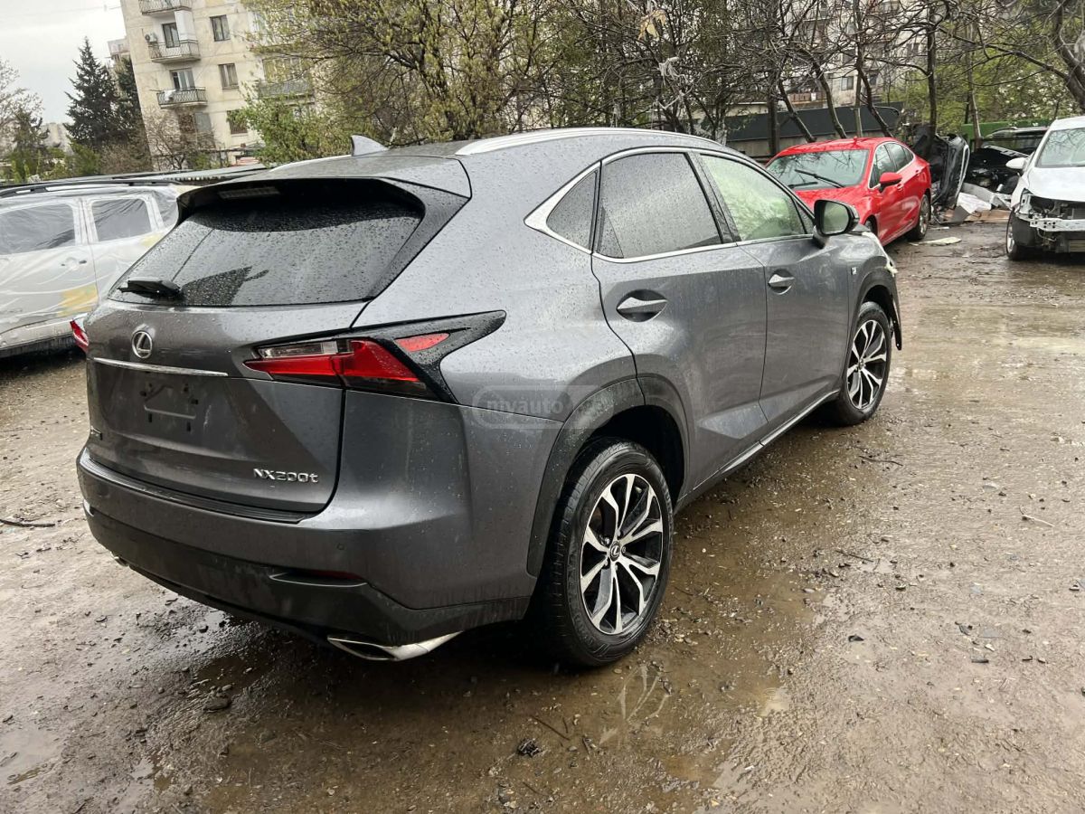 Lexus NX 200 - фото 1