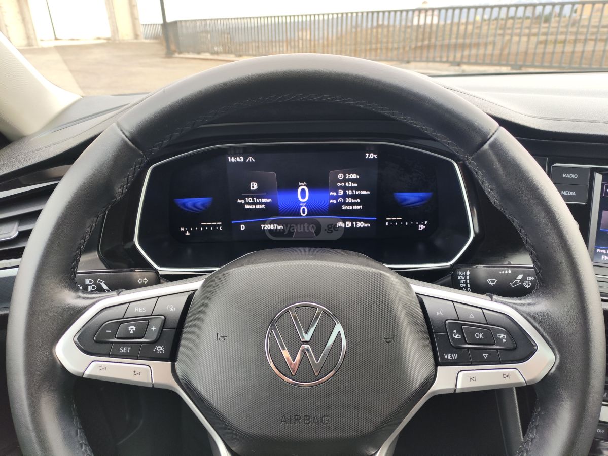 Volkswagen Jetta - фото 4