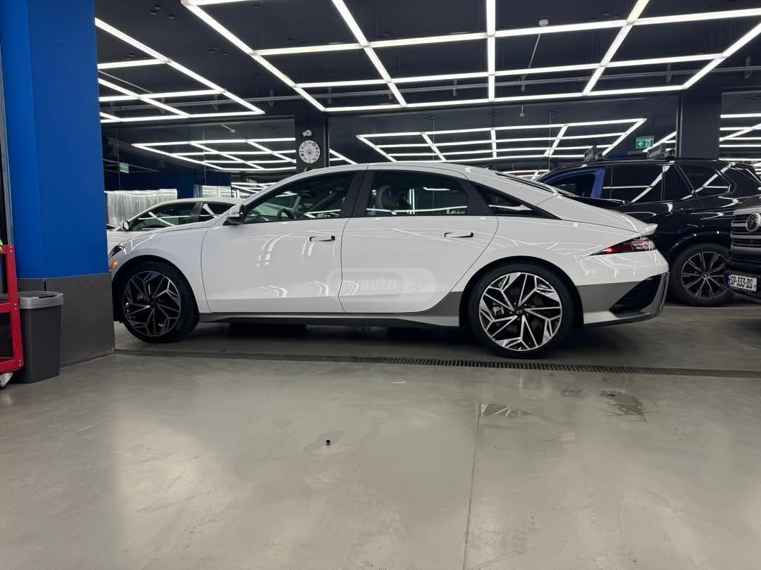 Hyundai Ioniq 6 SE Rear Wheel Drive Automatic 2023 — миниатюра 1
