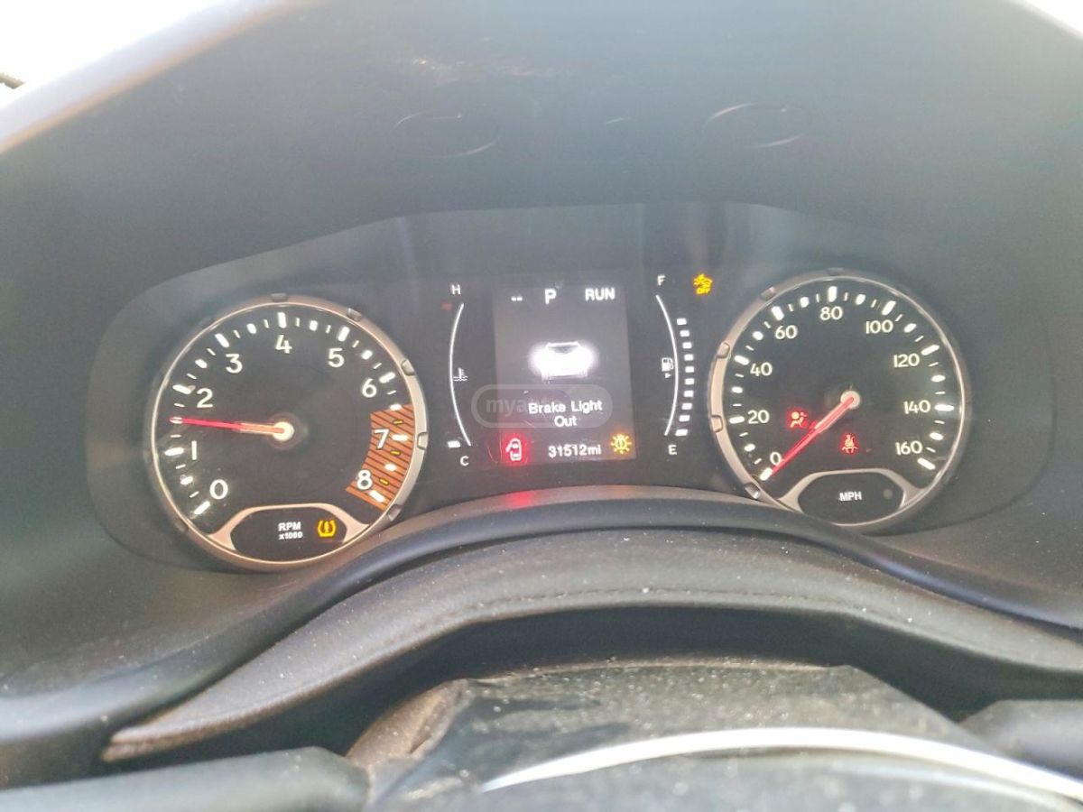 Jeep Renegade 2023 — миниатюра 9