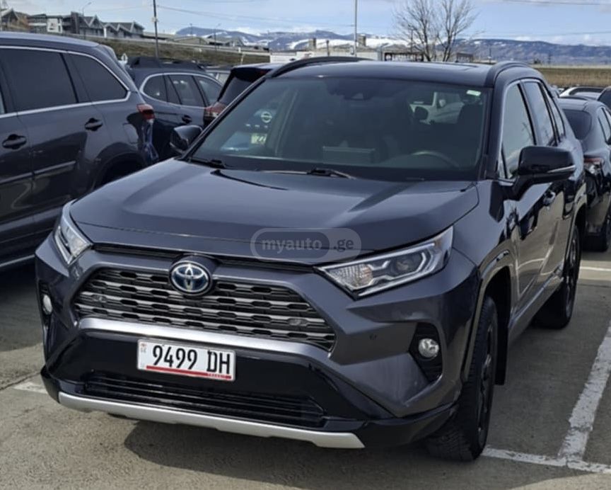 Toyota RAV 4 - фото 1