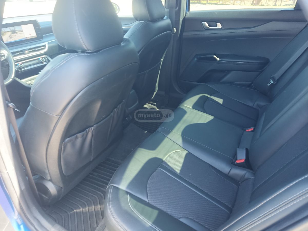 Kia K5 - фото 9