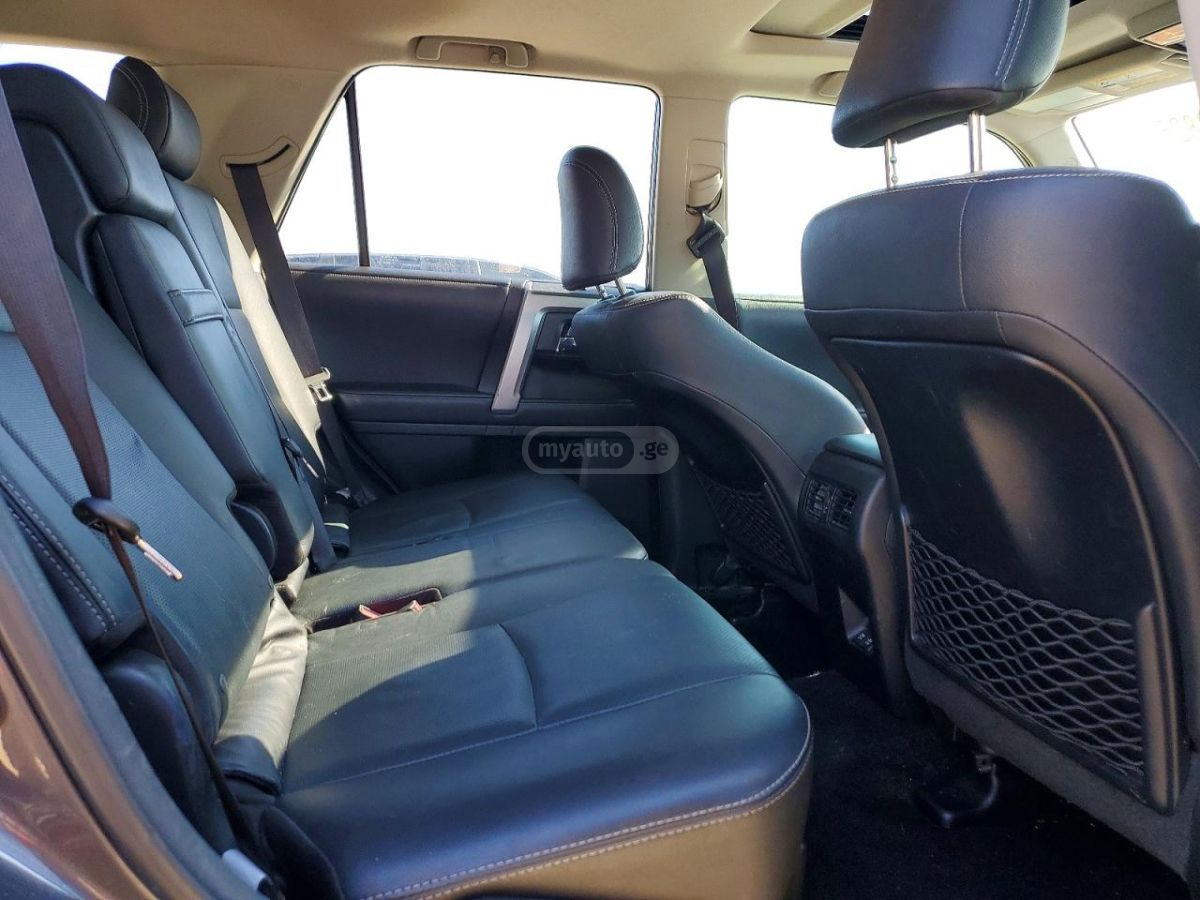 Toyota 4 Runner - фото 10