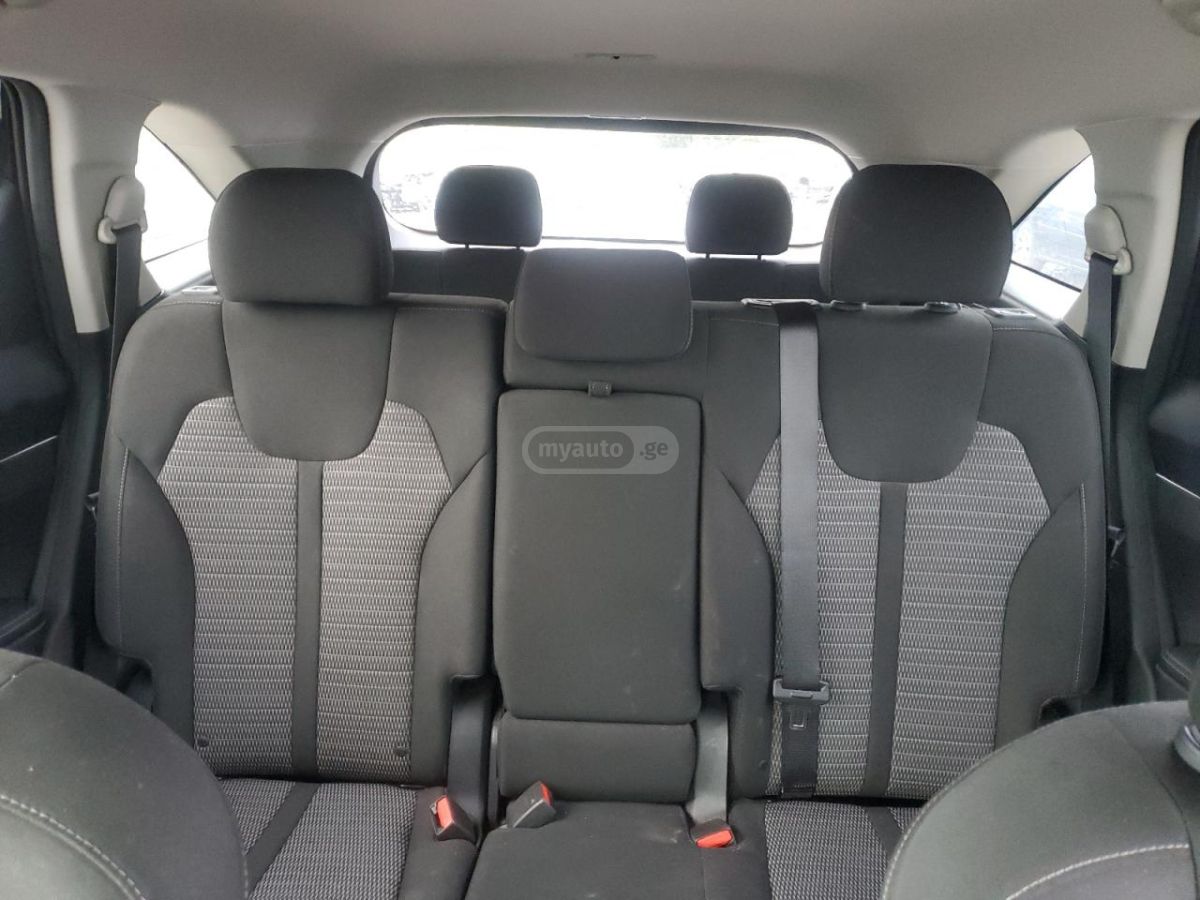 Kia Sorento - фото 10