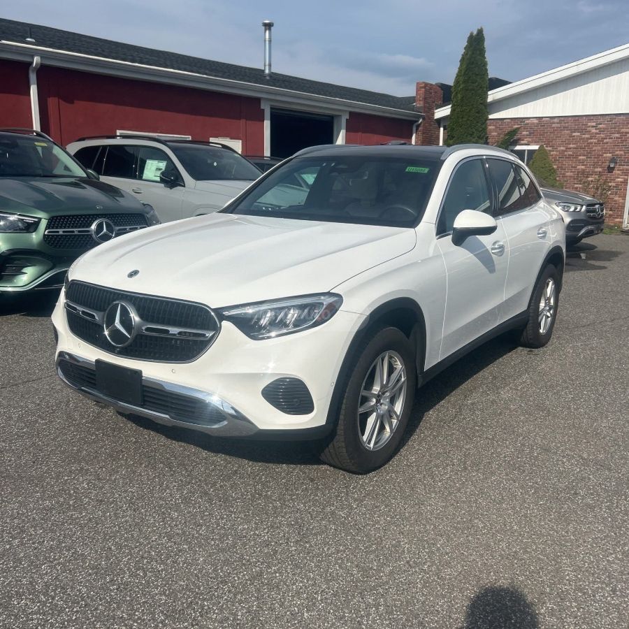 Mercedes-Benz GLC 300 - фото 1