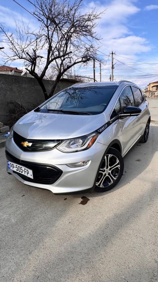 Chevrolet Bolt EV - фото 1