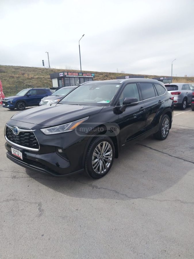 Toyota Sienna - фото 1