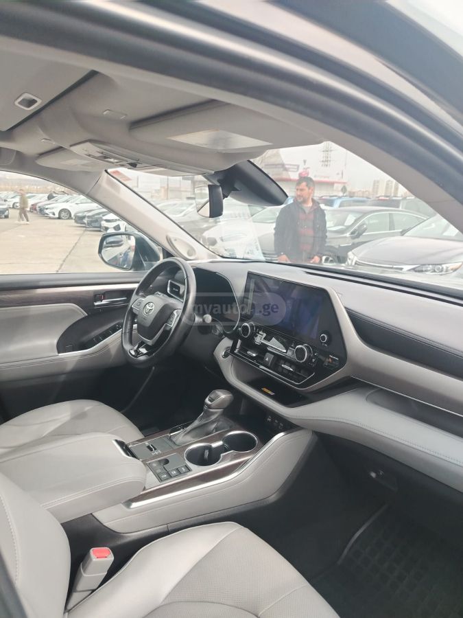 Toyota Sienna - фото 7