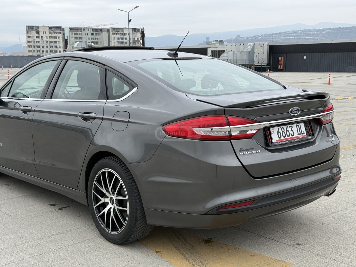 Ford Fusion - фото 4