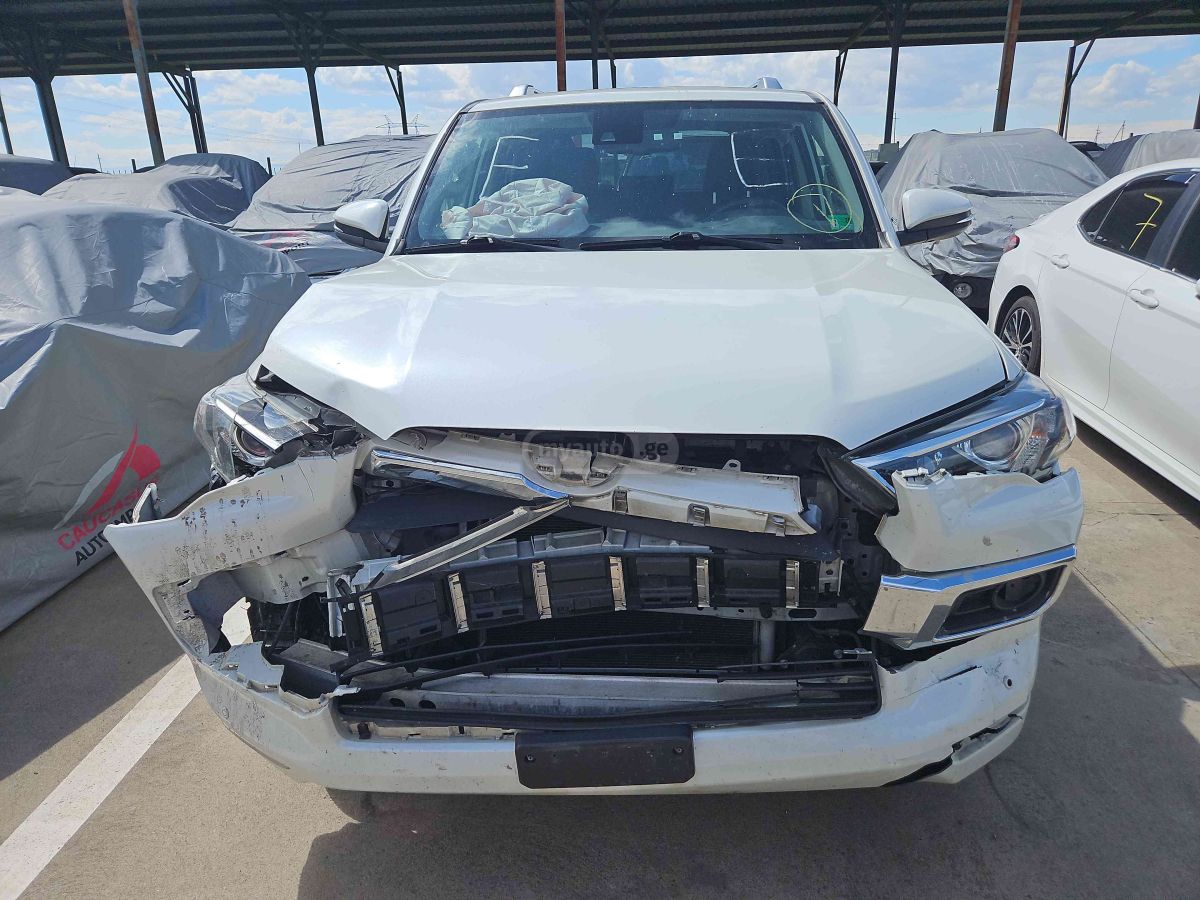 Toyota 4 Runner - фото 7