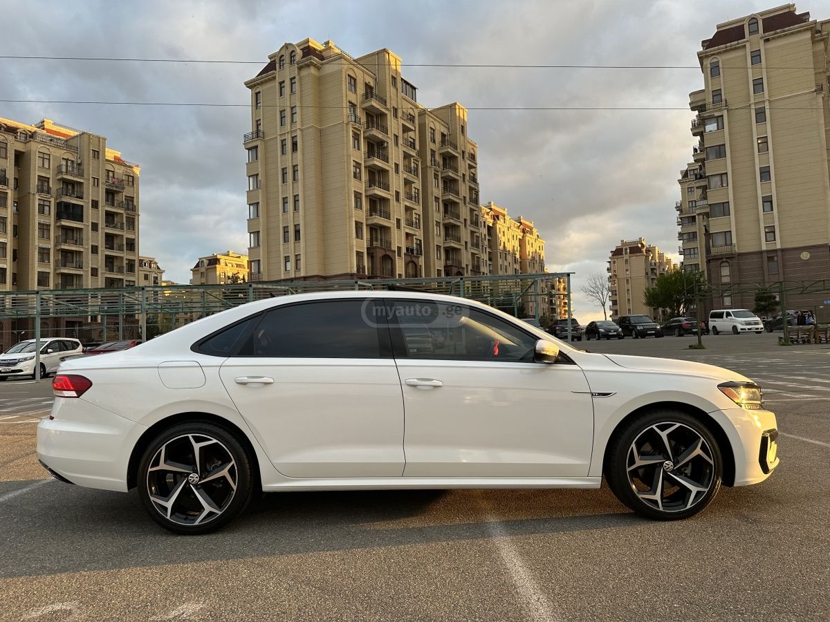 Volkswagen Passat - фото 2