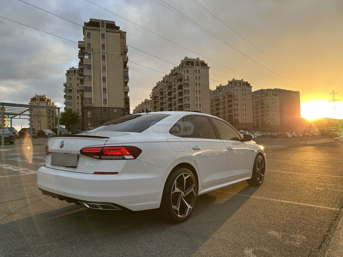 Volkswagen Passat - фото 3