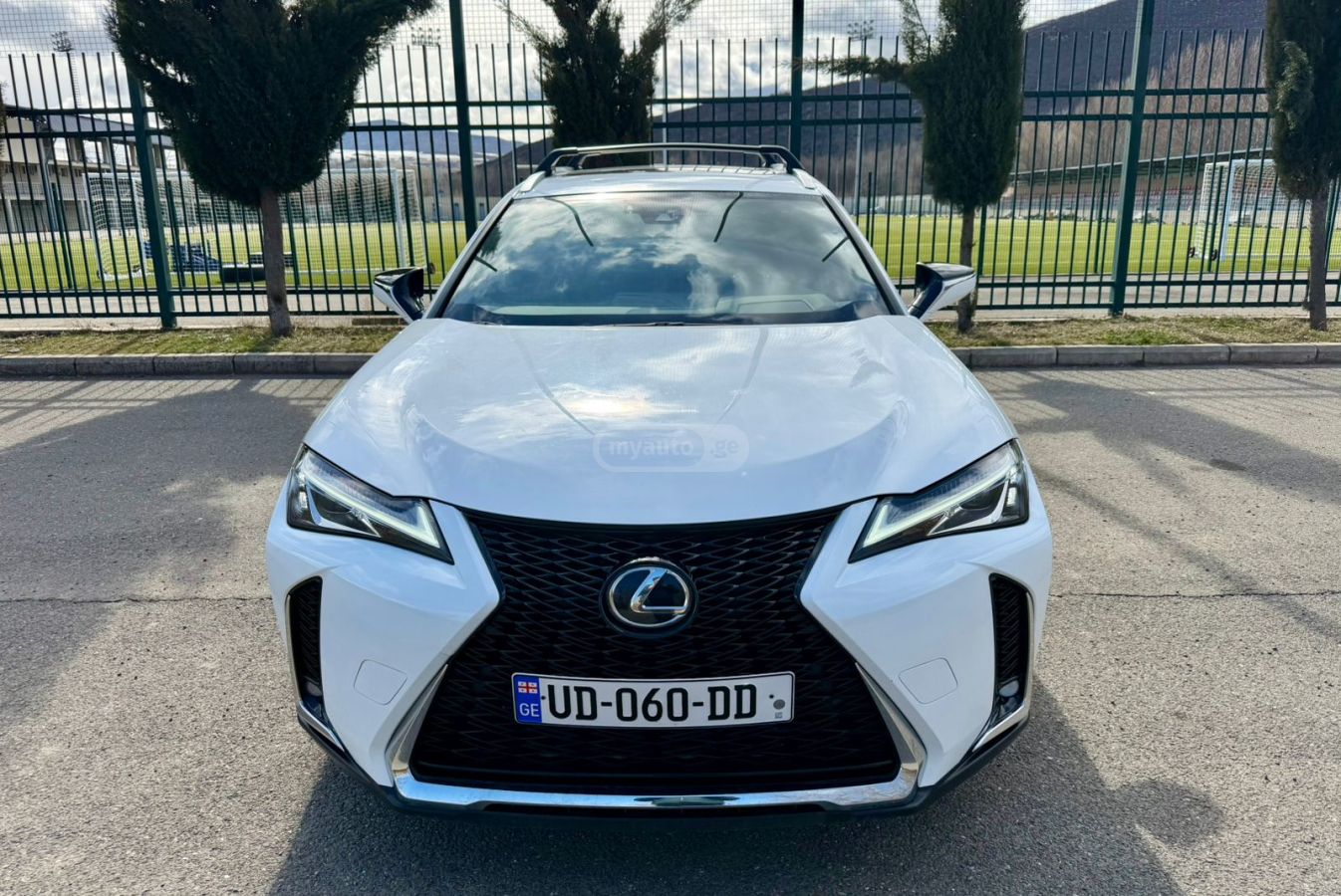 Lexus UX 200 - фото 2