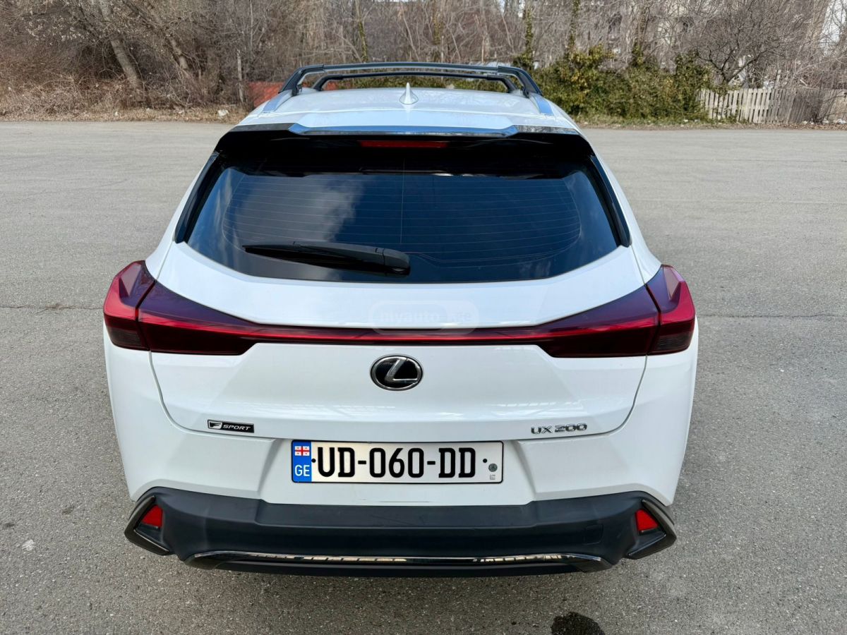 Lexus UX 200 - фото 5