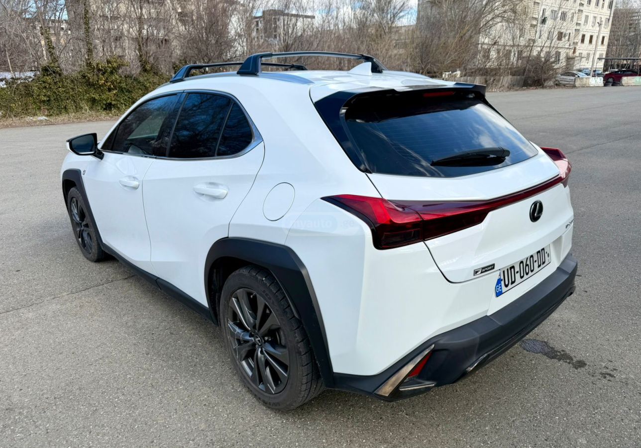 Lexus UX 200 - фото 6