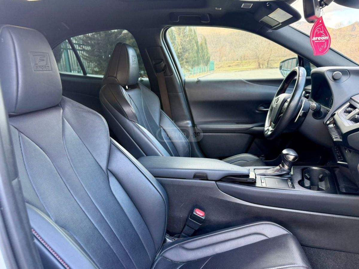 Lexus UX 200 - фото 8