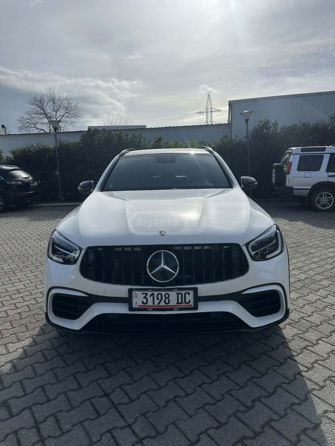 Mercedes-Benz GLC 300 - фото 1