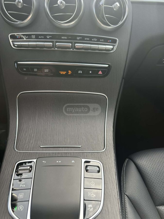 Mercedes-Benz Base GLC 300 4dr All-Wheel Dri — миниатюра 13