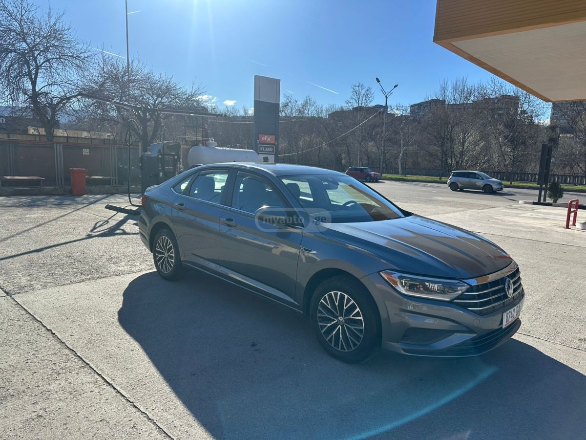 Volkswagen Jetta - фото 1