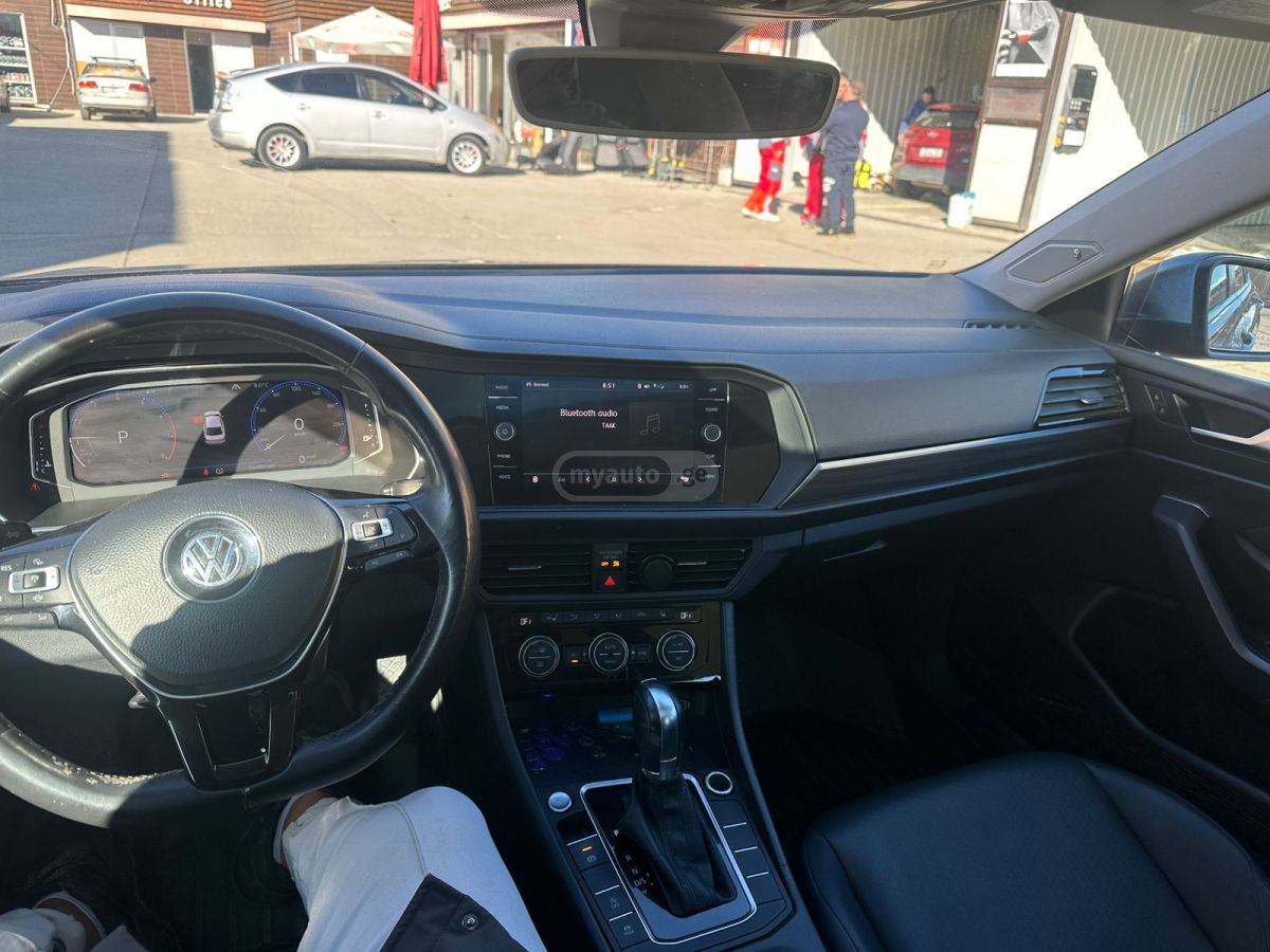 Volkswagen Jetta - фото 4