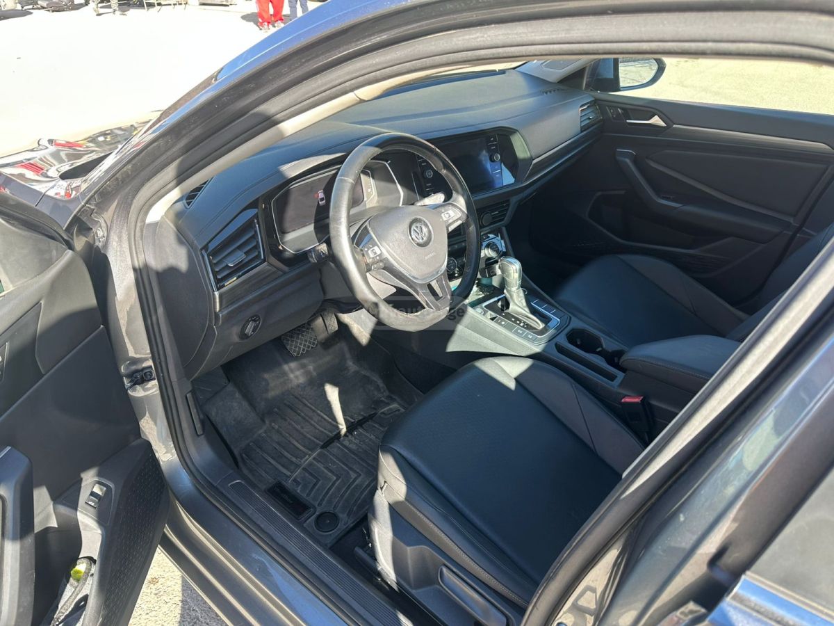 Volkswagen Jetta - фото 5