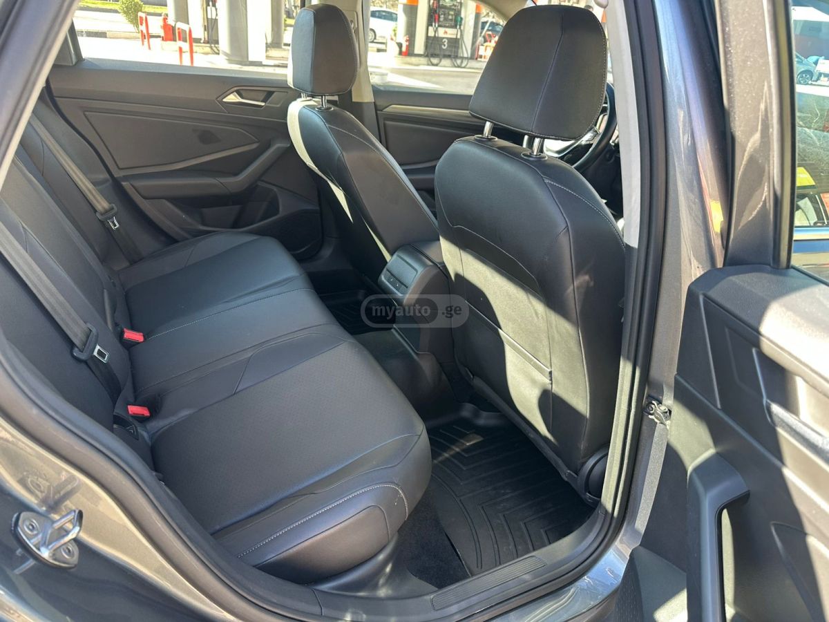 Volkswagen Jetta - фото 6