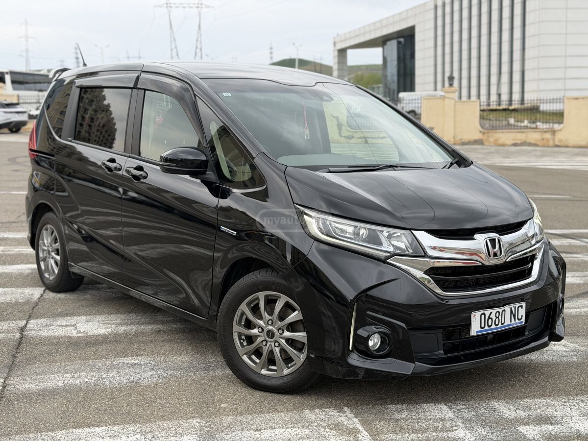 Honda Freed - фото 1