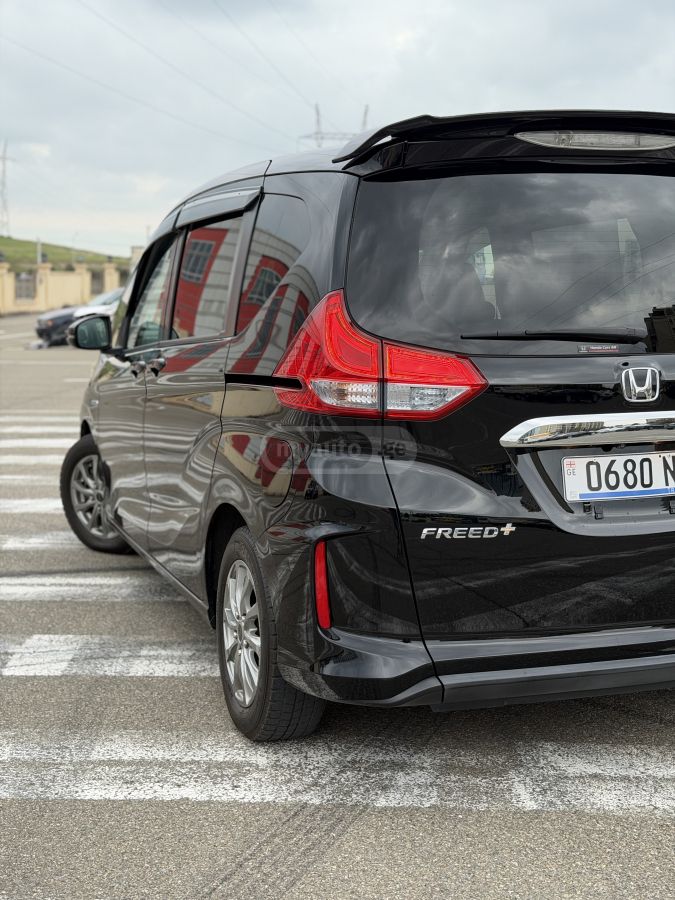 Honda Freed - фото 7