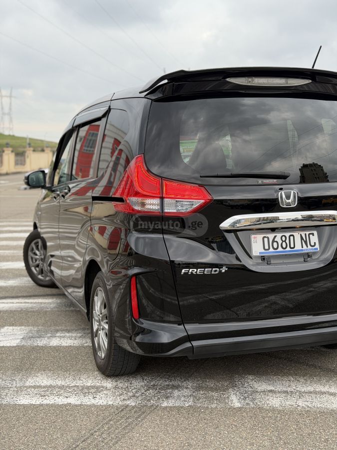 Honda Freed - фото 8