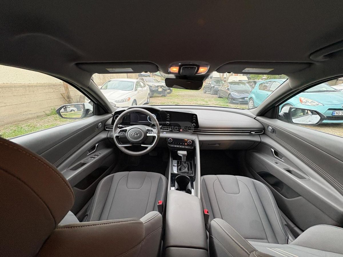 Hyundai Elantra - фото 2