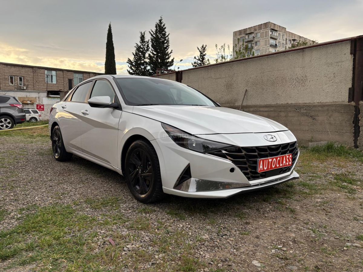 Hyundai Elantra - фото 3
