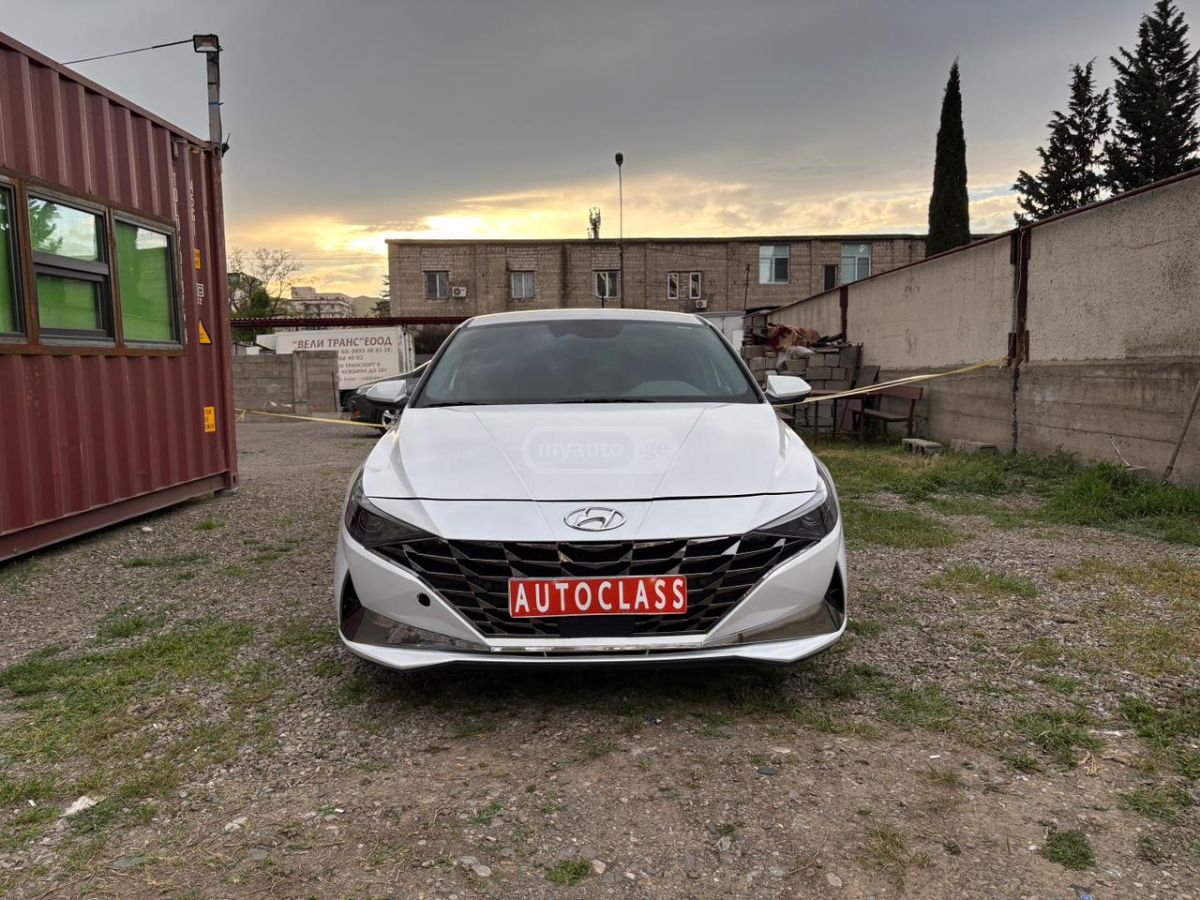 Hyundai Elantra - фото 4