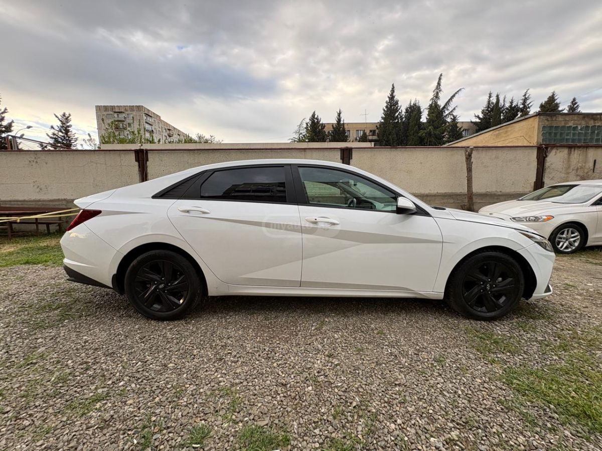 Hyundai Elantra - фото 5