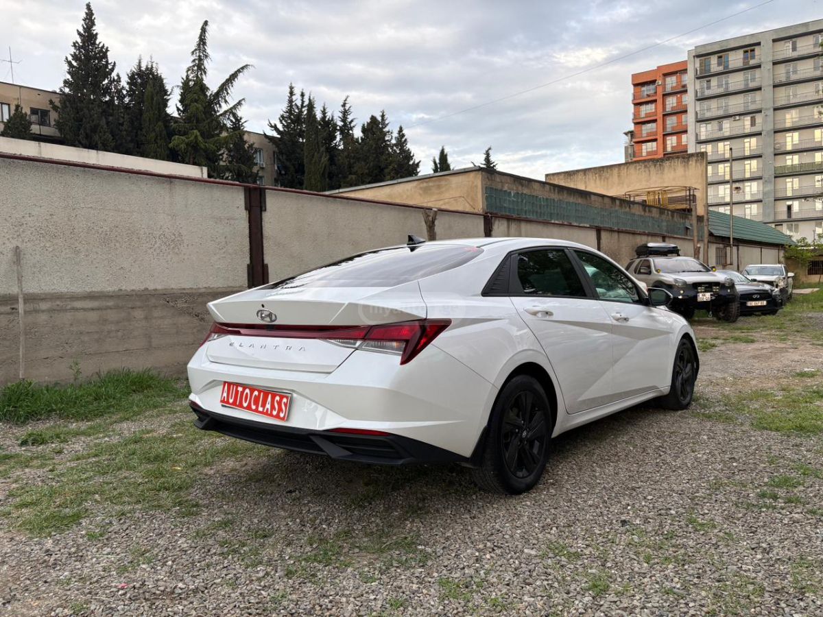 Hyundai Elantra - фото 6