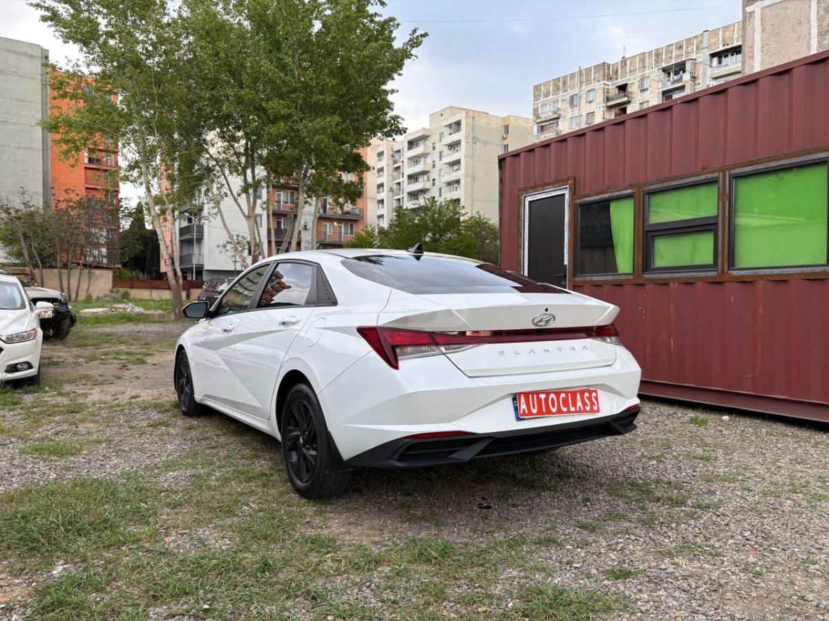 Hyundai Elantra - фото 7
