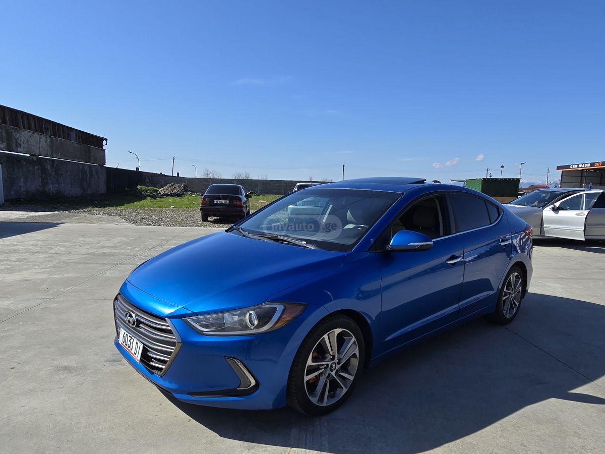 Hyundai Elantra - фото 1