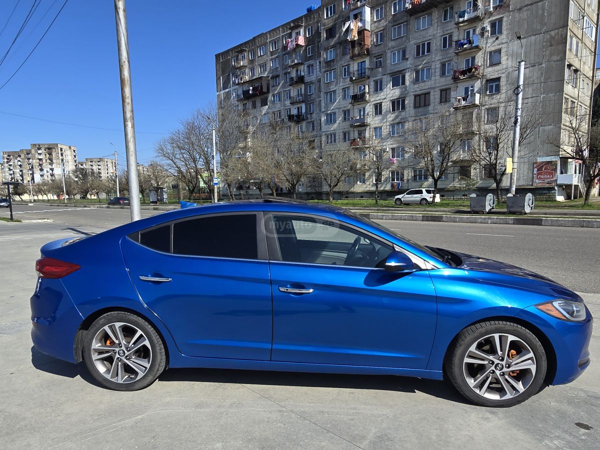 Hyundai Elantra - фото 3