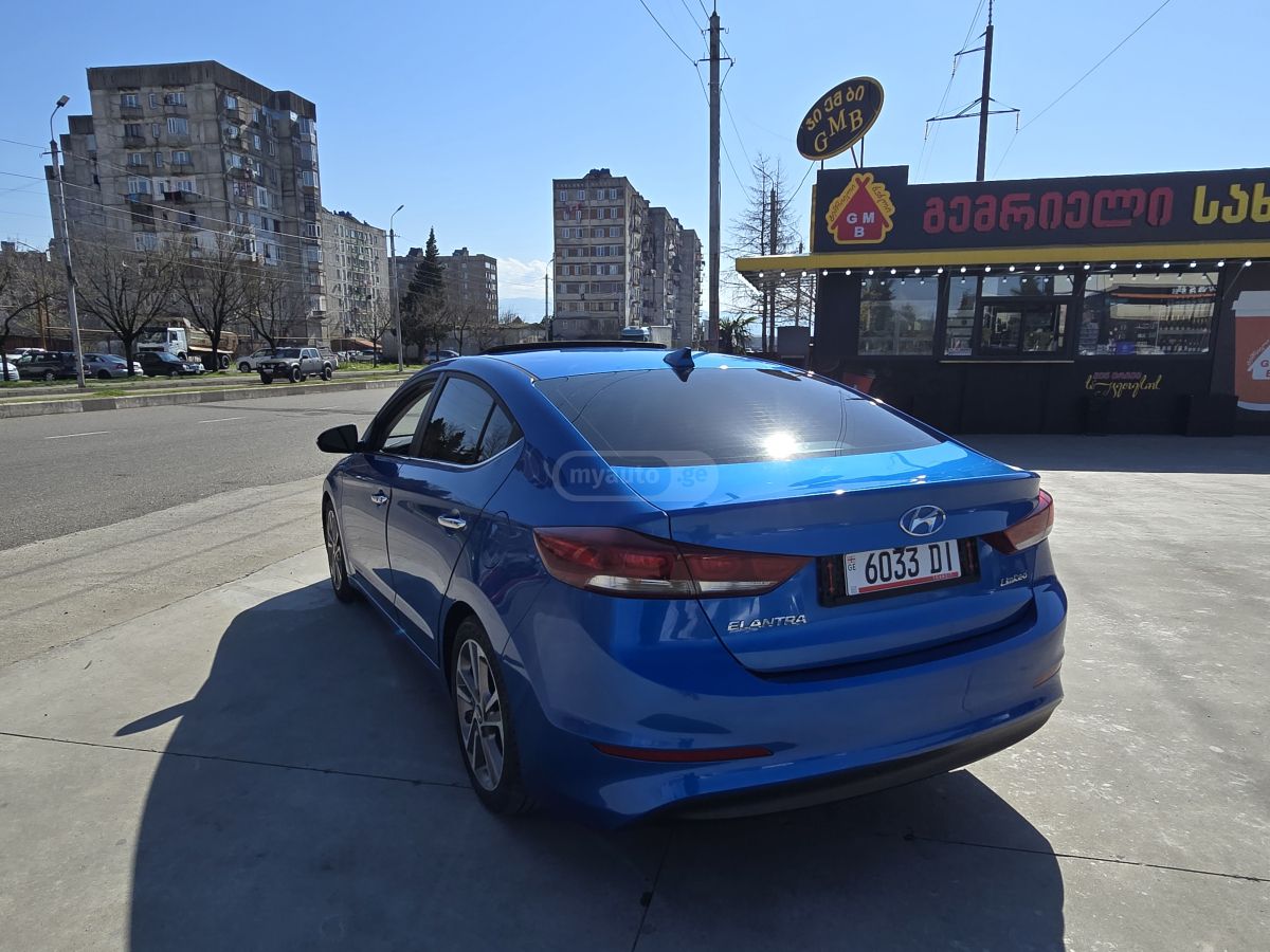 Hyundai Elantra - фото 5