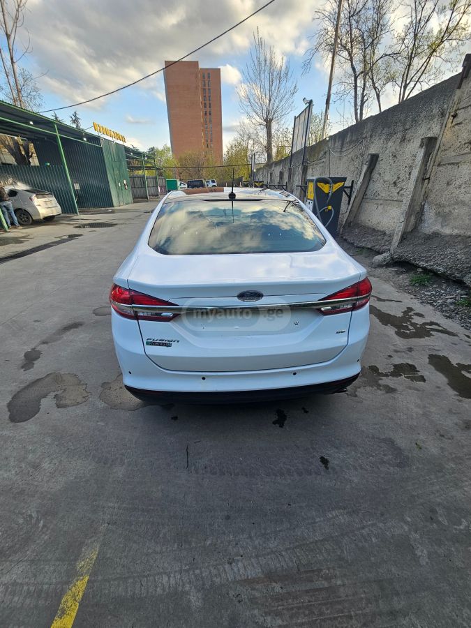 Ford Fusion - фото 4