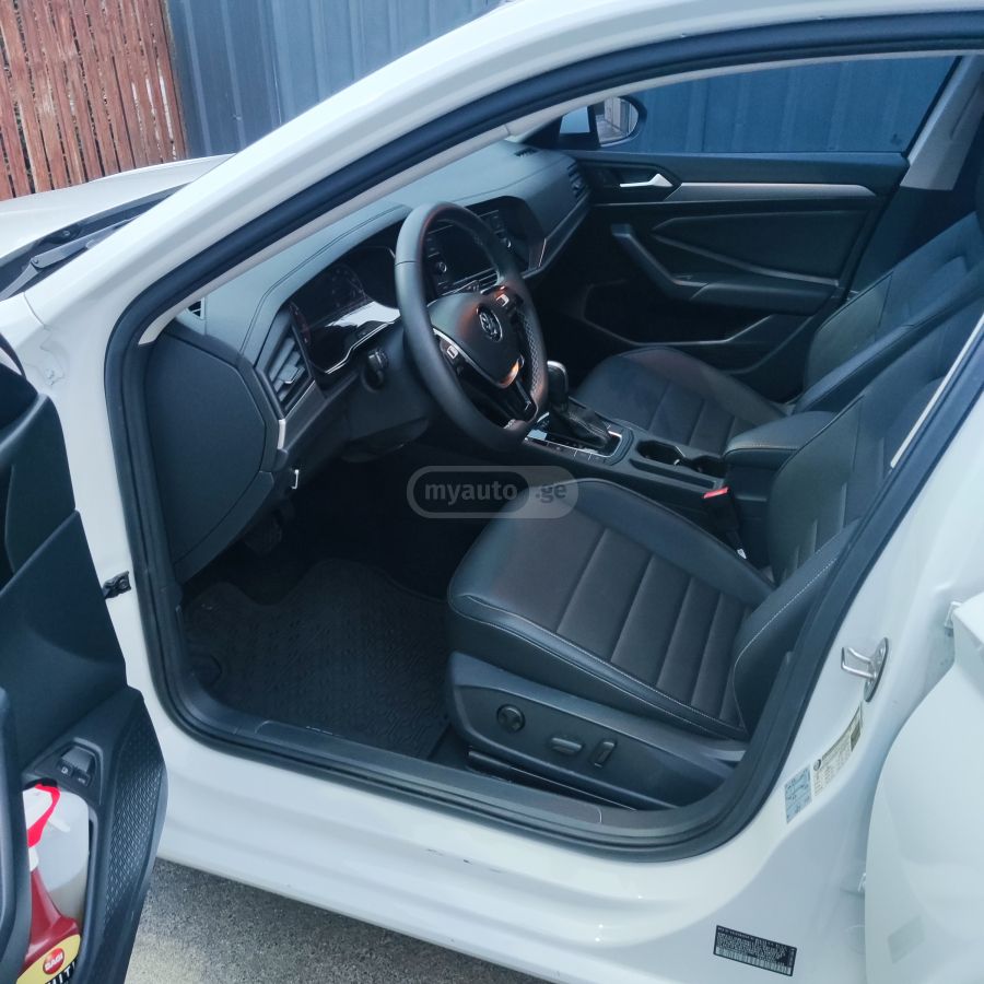 Volkswagen Jetta - фото 3